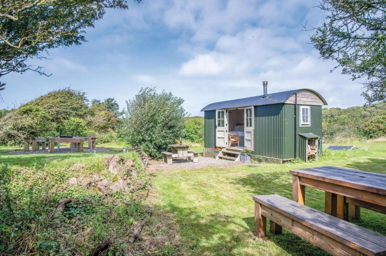 Haven View - 1 Bedroom Shepherds Hut - St Ishmaels Saint Ishmaels  Екстериор снимка