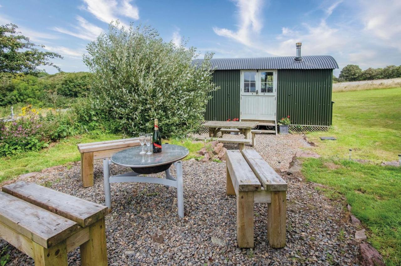 Haven View - 1 Bedroom Shepherds Hut - St Ishmaels Saint Ishmaels  Екстериор снимка
